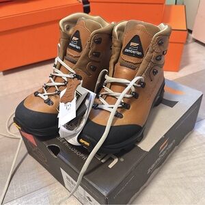 Zamberlan Women's Tan Hiking Boots